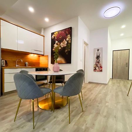 The Maze Apartment ลูบลิยานา ภายนอก รูปภาพ