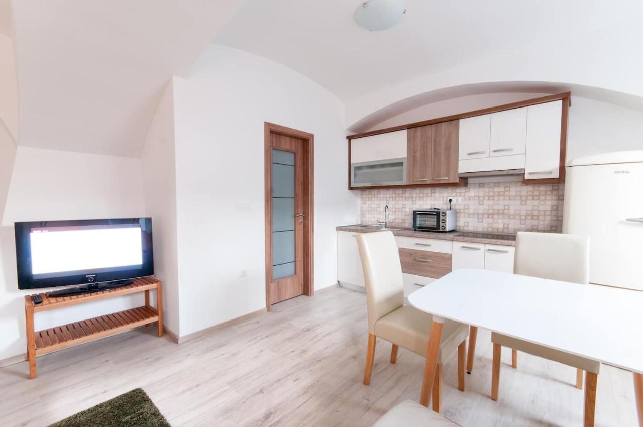The Maze Apartment ลูบลิยานา ภายนอก รูปภาพ