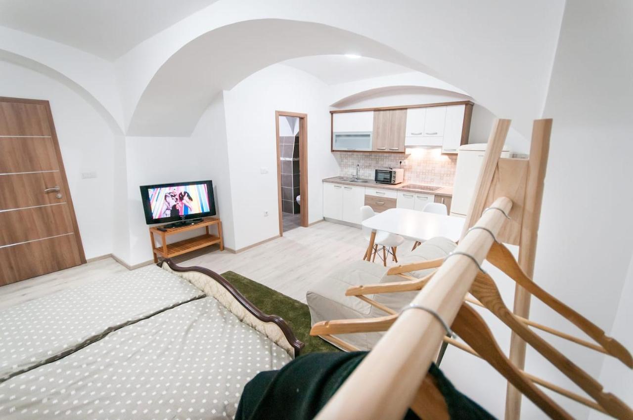 The Maze Apartment ลูบลิยานา ภายนอก รูปภาพ
