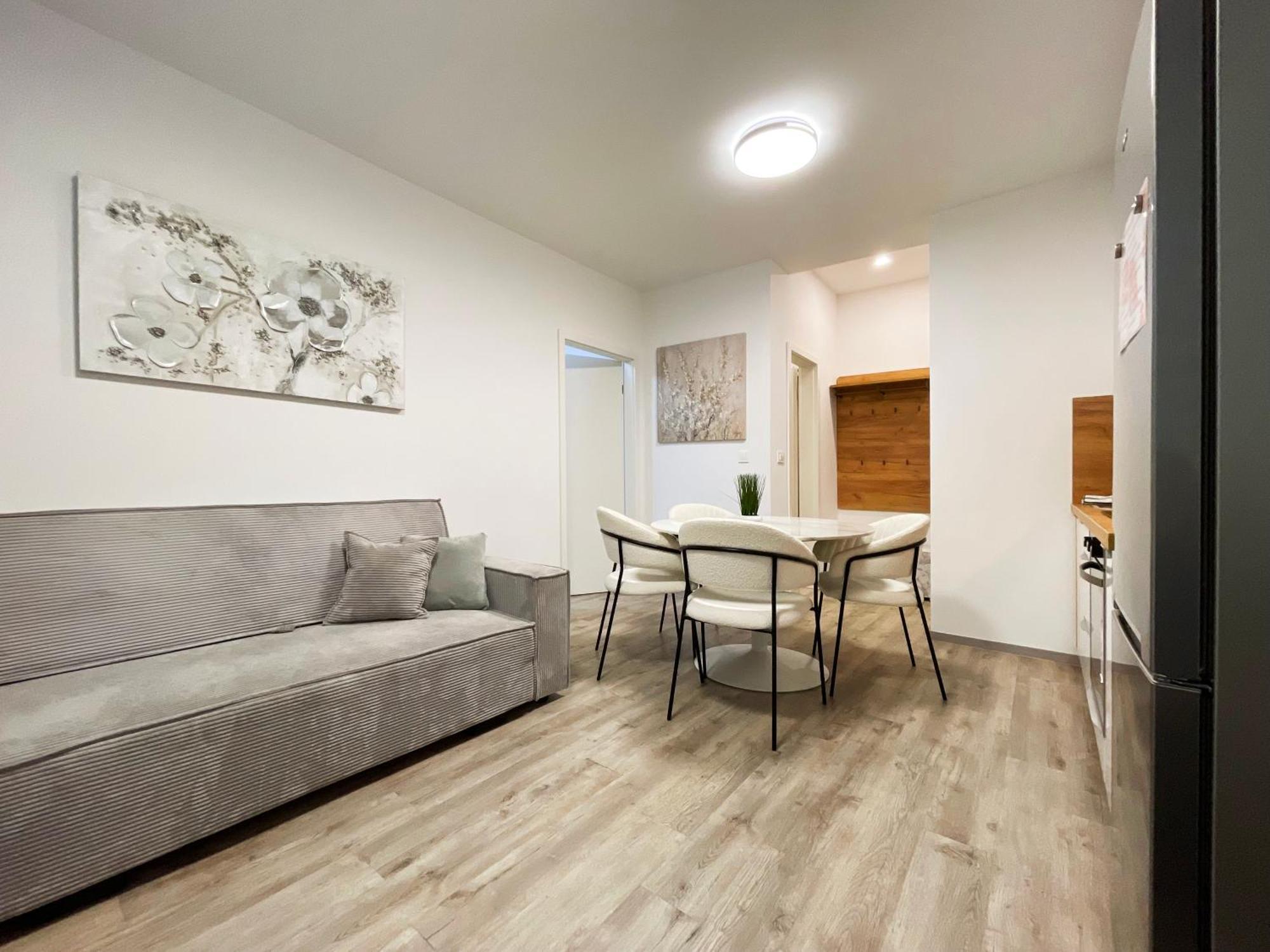 The Maze Apartment ลูบลิยานา ภายนอก รูปภาพ