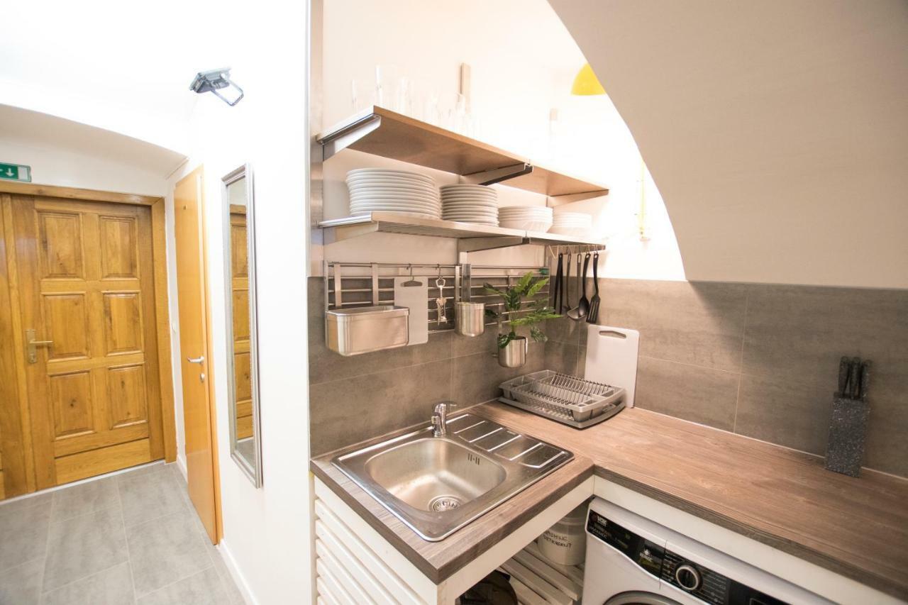 The Maze Apartment ลูบลิยานา ภายนอก รูปภาพ